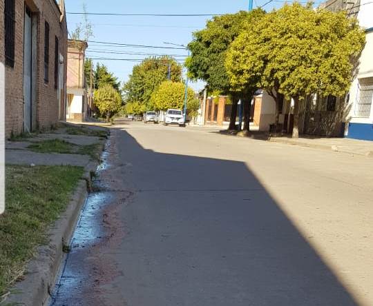 El titular de la delegación local de la Defensoría del Pueblo bonaerense, Ramiro Baguear, informó que “luego de tomar conocimiento de una importante cantidad de reclamos”, se convocó “a una reunión abierta a la comunidad para tratar la problemática que envuelven a las cerealeras locales y el tratamiento de los granos, los cuales están generando malestar por la volatilidad de desperdicios que ocasionan inconvenientes en varios hogares rojenses”.